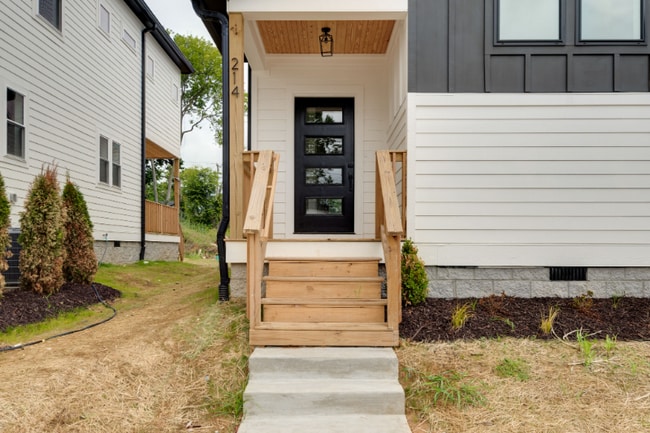 Photo - 214 Eisenhower Dr House