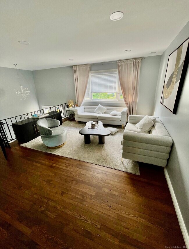 Foto del edificio - 3 Donna Dr