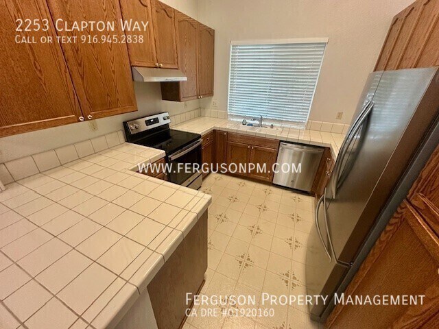 Foto del edificio - 2253 Clapton Way