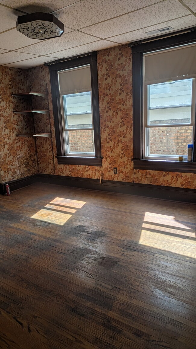 Building Photo - 3621 S Hamilton Ave