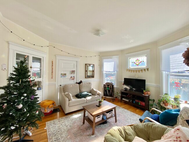 Foto del edificio - 43 Parker Hill Ave