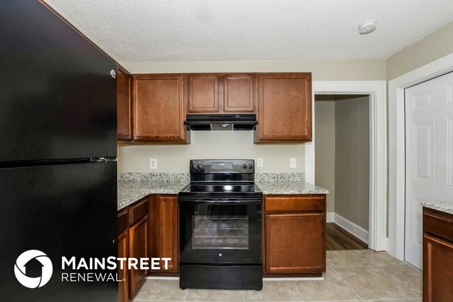 Building Photo - 604 Robertson Ave