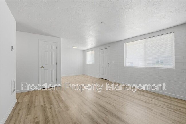Foto del edificio - 3114 Iowa Ave