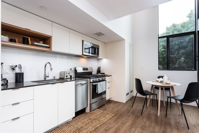 Building Photo - Line Lofts