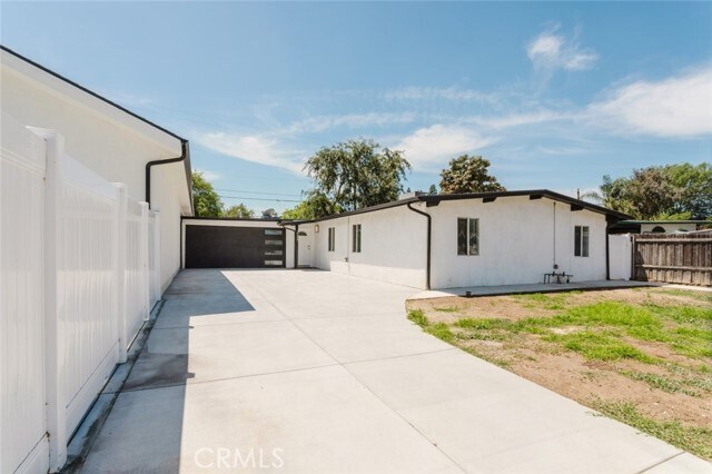 Foto del edificio - 16404 Donmetz St