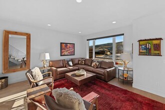 Building Photo - 85 Haverly St