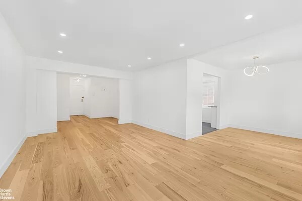 Primary Photo - 100 Park Terrace W
