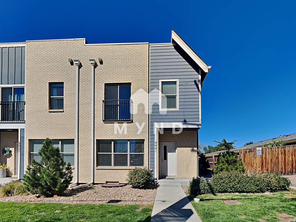 Primary Photo - 4441 E Jewell Ave