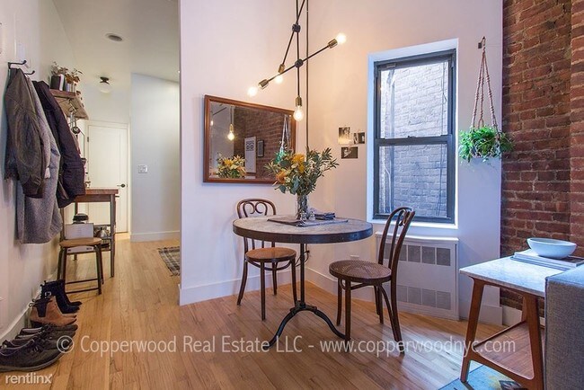 Building Photo - 1 br, 1 bath  - 230 E 83rd St