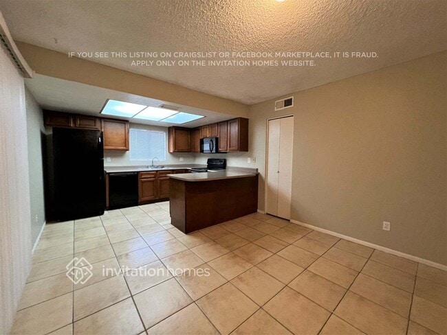 Building Photo - 5626 N 71st Ave