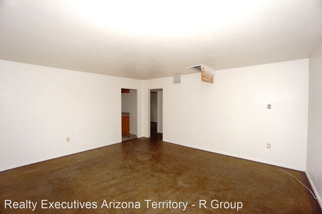 Building Photo - 2 br, 1 bath House - 3325 E. Bellevue St.
