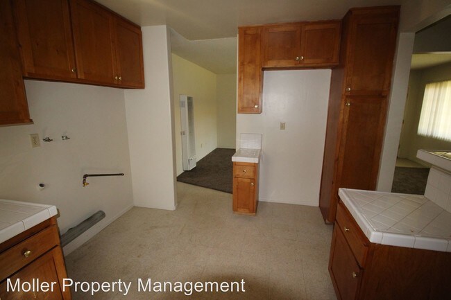 Foto del edificio - 3443 Whistler Ave