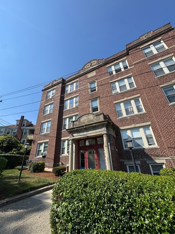 Building Photo - 31 Dennison Ave