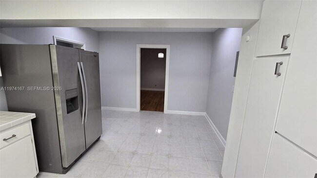 Foto del edificio - 5911 SW 6th St