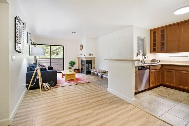 Building Photo - 3715 Tallyho Dr