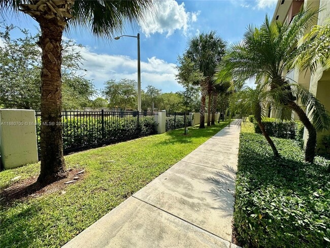 Building Photo - 10870 NW 88th Terrace