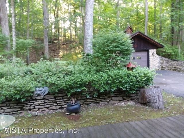 Building Photo - 3 br, 2.5 bath House - 9003 Royal Oak Dr.