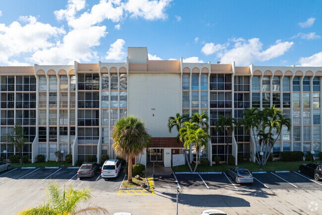 Building Photo - DeSoto Park