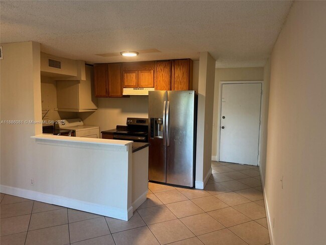 Foto del edificio - 4519 Treehouse Ln