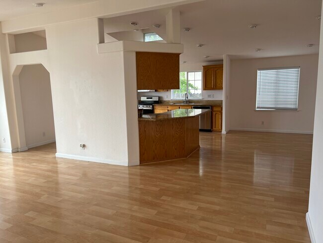 Building Photo - 1131 Mohawk