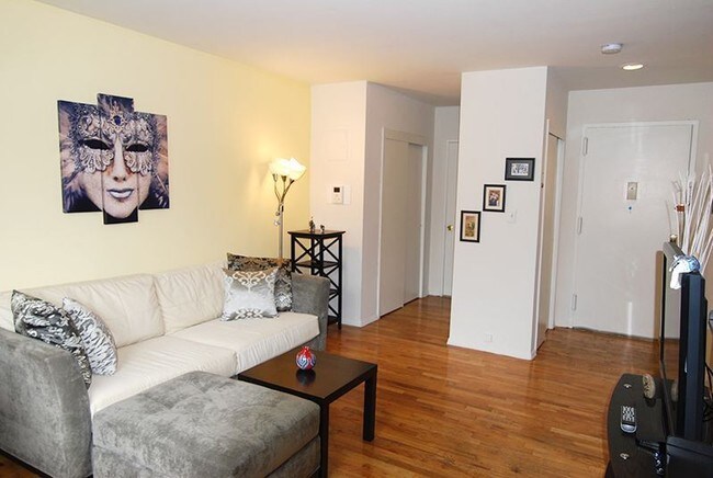 Building Photo - 312 East 30th Street