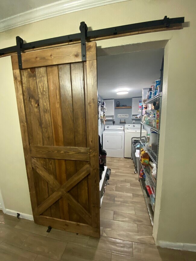 Foto del edificio - 3934 Spear St