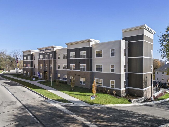 Building Photo - Edison Crossing