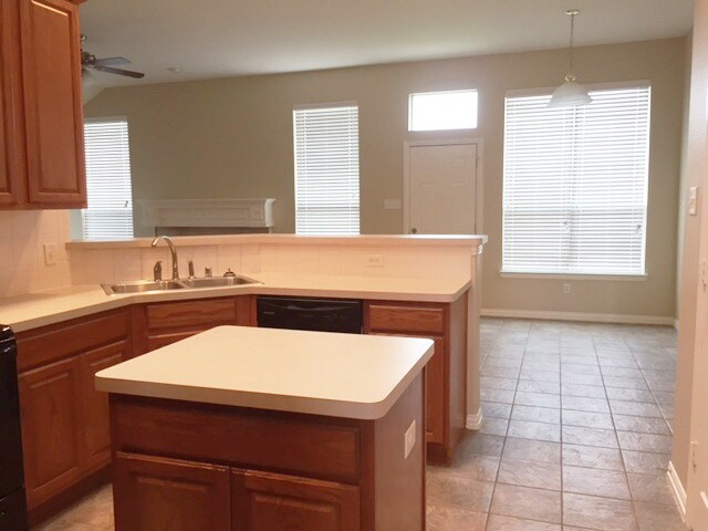Building Photo - 5107 Chinaberry Drive