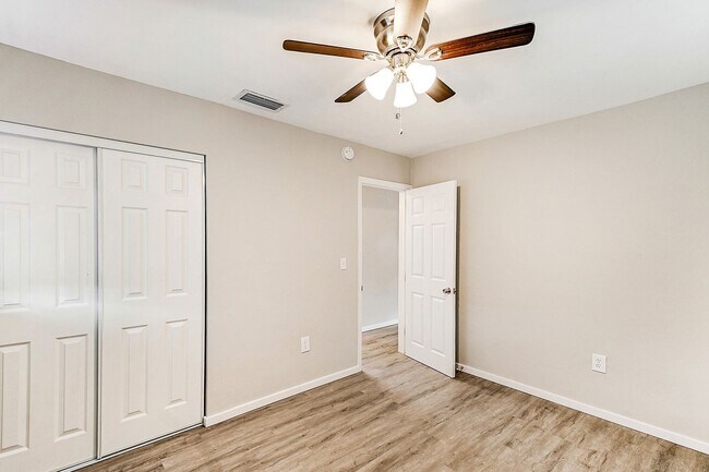 Building Photo - 3 br, 2 bath House - 415 Cheyenne Dr