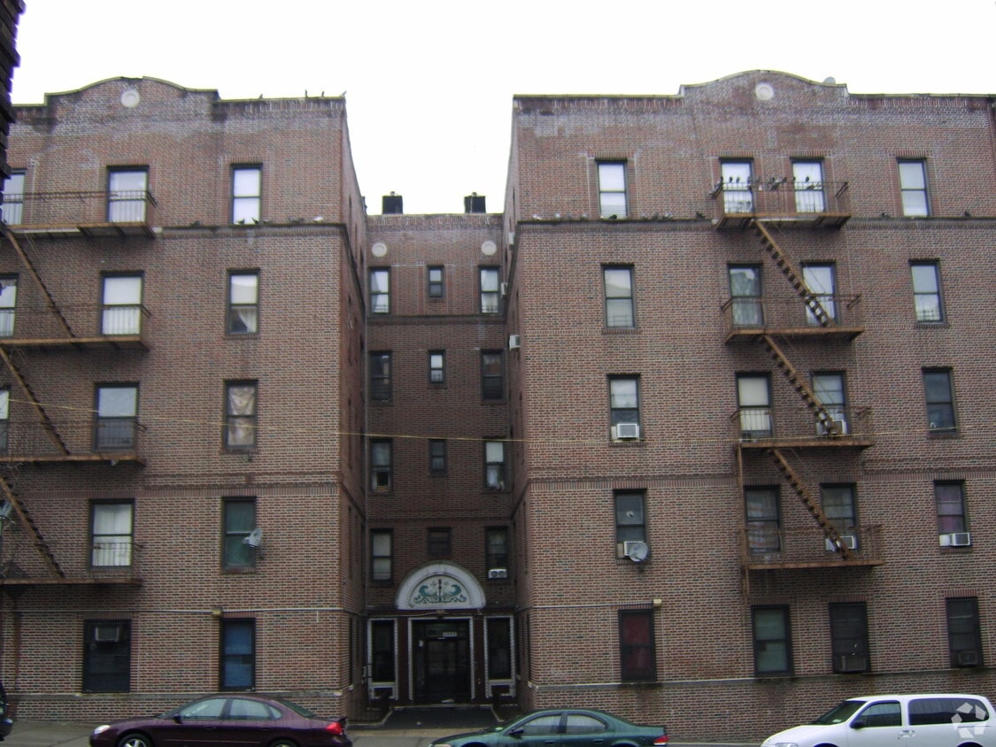 Building Photo 01/10/07 - 1585 E 172nd St