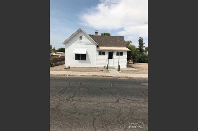 Building Photo - 2 Bed/1 Bath Home in Fallon