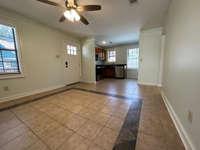 Foto del edificio - 507 E 7th St
