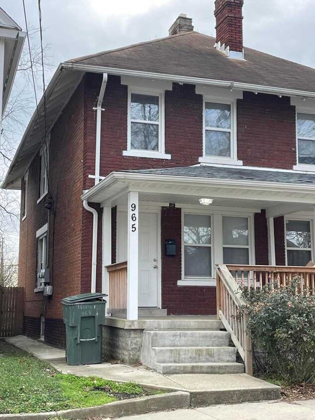 Primary Photo - 965 E Rich St