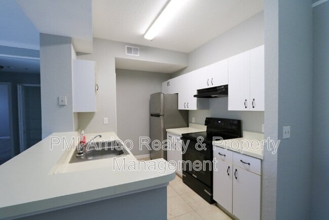 Building Photo - 17101 Carrington Park Dr