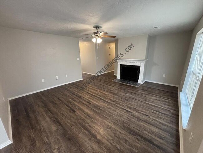 Building Photo - 16 Fox Run Cir