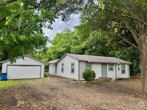 Building Photo - 728 Hilltop Cir