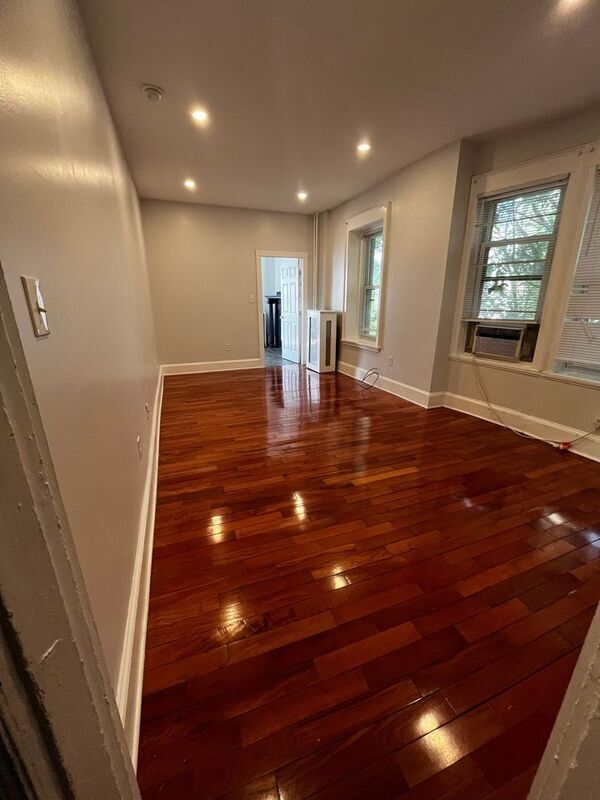 Foto del edificio - 4706 Warrington Ave
