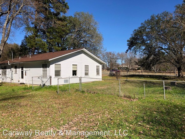 Building Photo - 3703 Old Mooringsport Rd