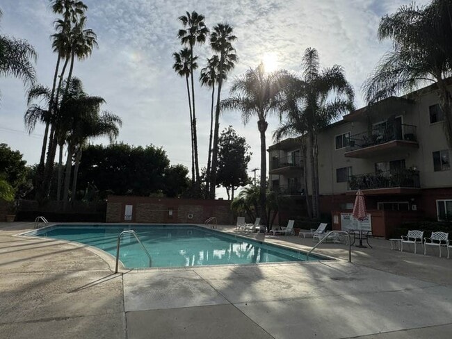 Área de la piscina - 400 N Acacia Ave