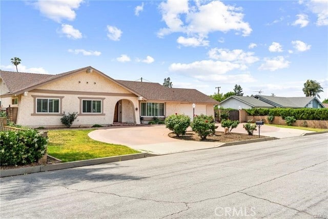 Building Photo - 15590 Pomona Rincon Rd