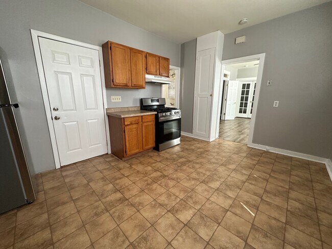 Building Photo - Incredible 2  bedroom apartment in Bayview