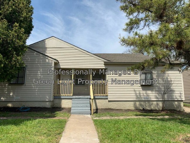 Foto del edificio - 2145 Stovall Dr