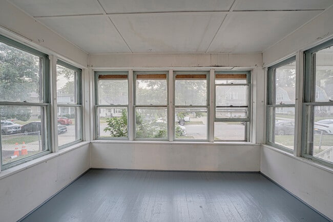 Building Photo - 523 Grand Ave