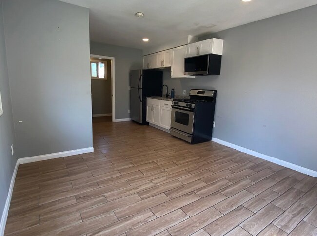 Foto del edificio - 1610-12 Dahlia Ave