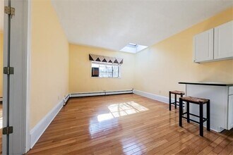 Building Photo - 511 Beacon St