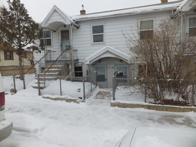 Building Photo - 698 Ridge Ave