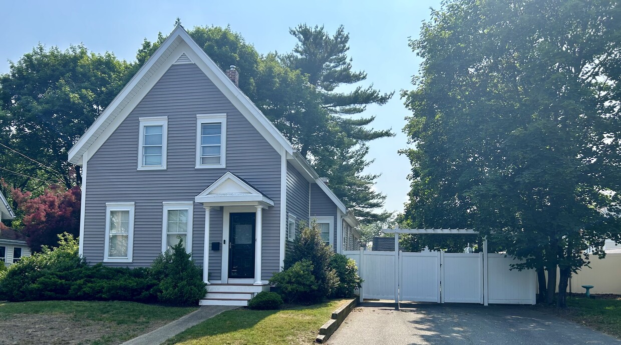 Primary Photo - 61 Stetson St