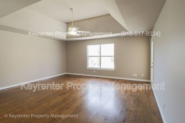 Building Photo - 10116 S Fulton Ave