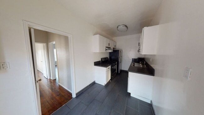 Interior Photo - 1006 S Orange Dr