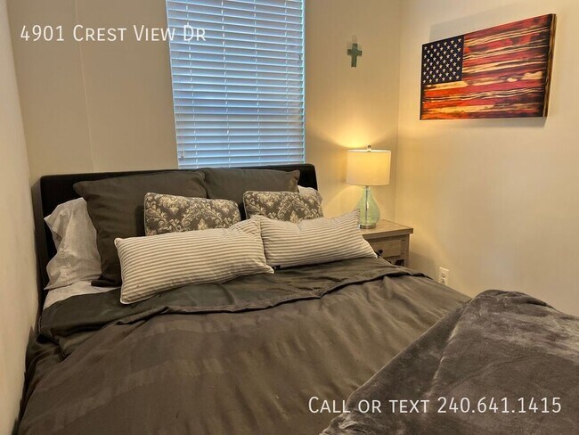 Building Photo - 4901 Crest View Dr